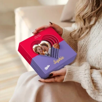 Image of Personalised Milka gift box Personalise the I love with Name and Message of your choice, Chocolate hearts a hazelnut nougat creme filling (110 Grams 3D)