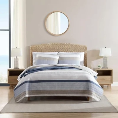 Image of Nautica Queen Quilt Set, Cotton Reversible Bedding with Matching Shams, Home Decor for All Seasons (Galewood Blue, Queen)