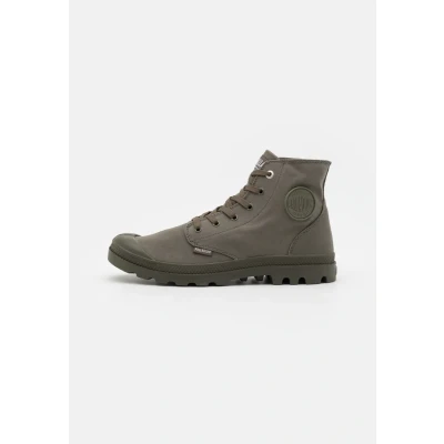 Image of Palladium Unisex&#039;s Mono Chrome Sneaker, Olive Night, 5.5 UK