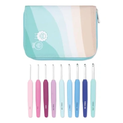 Image of KnitPro Waves Crochet Hooks Set 9 Hook Deluxe Gift Set, Sizes 2 6mm, Ergonomic Soft Handles, Rubber Grip for Arthritic Hands, Light &amp; Comfortable Needles Knitting