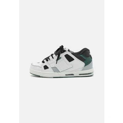 Image of Globe Sabre Skate shoes, Men&#039;s, Size: 11, White/green leather and imitation