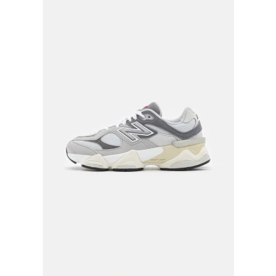 Image of New Balance 9060 Trainers for kids, Size: 5, Grey Imitation leather/ textile