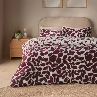 Image of Silentnight Coverless Leaf Print Duvet &amp; Pillowcase Set Supersoft Stylish 10.5 Tog Bed Quilt Two Reversible Designs All Year Round Comfort No Cover Needed, Machine Washable, Berry, King