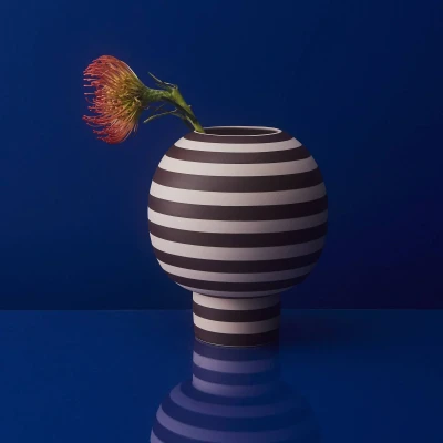 Image of AYTM Varia vase, red, Ø 18 cm, height 21 ceramic
