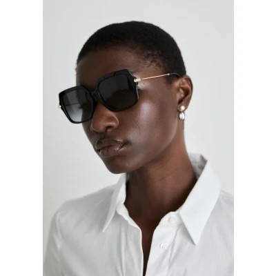 Image of Michael Kors Woman MK2247U QUOGUE 30058G Sunglasses Acetate Black Grey Squared Normal Shaded