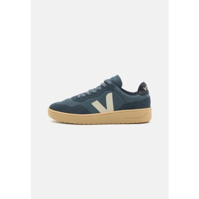 Image of Veja V 90 Trainers, Men&#039;s, Size: 7, Blue shoes