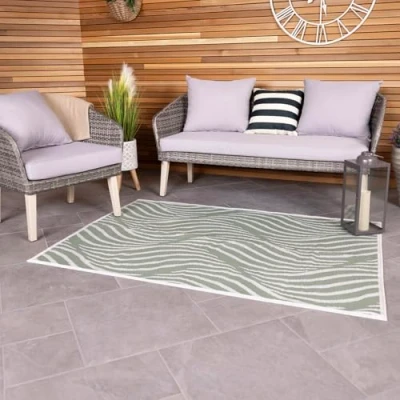 Image of Charles Bentley Green Wave Lightweight Weatherproof Indoor/Outdoor Rug Plastic Garden UV Resistant Recycled Material Mat For Balcony Beach BBQ And More (120x170cm)