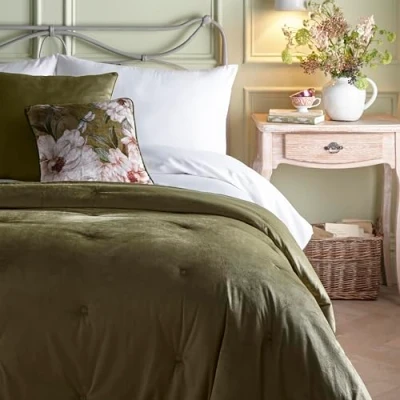 Image of Appletree Olive Green Velvet Quilted Bedspread (220 x 150cm) Reversible Designs Soft Touch in Tufted Button Chesterfield Quilt