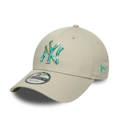 Image of New Era York Yankees 9Forty Cap Infill Logo Beige
