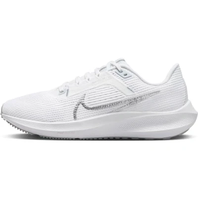 Image of NIKE Women&#039;s W AIR Zoom Pegasus 40 Sneaker, White/Metallic Silver Pure Platinum, 7 UK