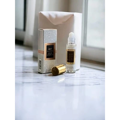Image of Oud Romancea 10ml Roll on Perfume starts slightly fresh with bergamot, mandarins and blackcurrant.Hafsa Arabian Fragrances Ltd