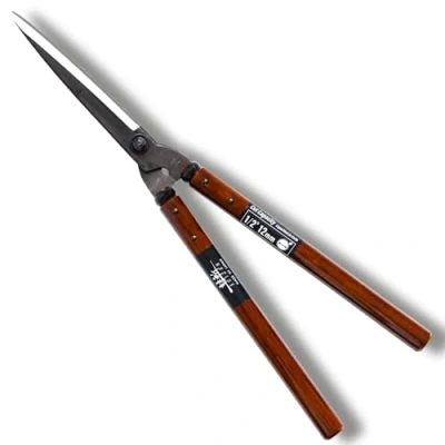 Image of SUIZAN Japanese Hedge Shears 575mm Professional Garden Clippers for Precise Trimming