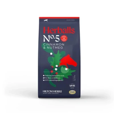 Image of Hilton Herballs No. 5 Cinnamon &amp; Nutmeg. Special Christmas Edition All Natural Horse Treats. No Additives or Fillers. Molasses Free. 100% Ingredients. 2kg Bag. Made in UK.