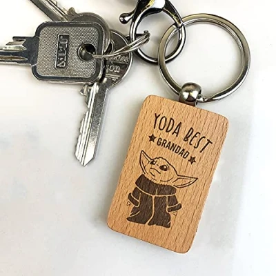 Image of eBuyGB Personalised Wooden Rectangle Keyring, Star Wars Themed Engraved Baby Yoda Keychain, Funny Gifts for Grandad from Grandchildren (Yoda Best Grandad)