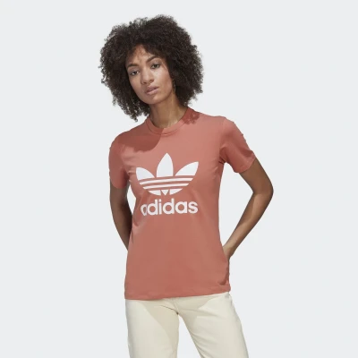 Image of adidas TREFOIL TEE women&#039;s T shirt in Pink