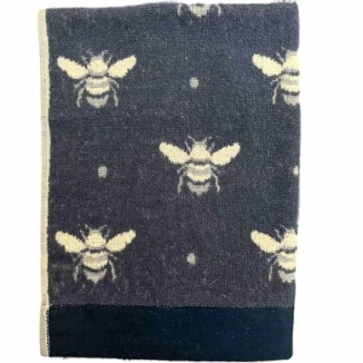 Image of Jansons Direct Linens 2 x 100% Cotton Guest Size Towel in Navy Blue with Bumble Bee Design White 40cm 70cm