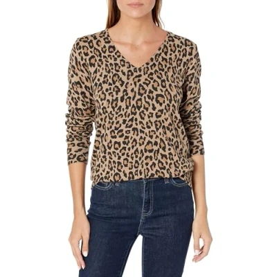 Image of Amazon Essentials Women&#039;s Classic Fit Lightweight Long Sleeve V Neck Jumper (Available in Plus Size), Camel Leopard, XL