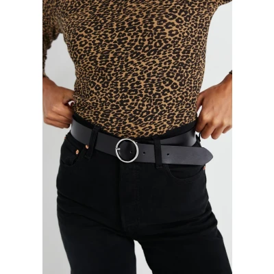 Image of Levi&#039;s Women&#039;s Charlie Braid Normal Buckle Belt, Regular Black, 85