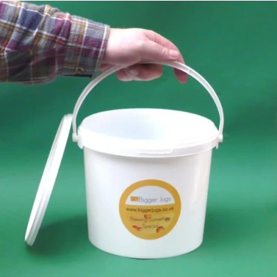 Image of 5 litre Fermentation Vessel/Bucket/Bin with Grommet &amp; airlock