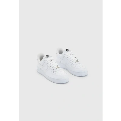 Image of Nike Sportswear AIR Force 1 07 Flyease Trainers, Women&#039;s, Size: 2.5, White Leather