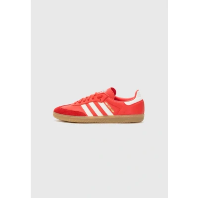 Image of adidas Originals Samba Licensed Unisex Indoor football boots, Size: 5.5, Red/white shoes