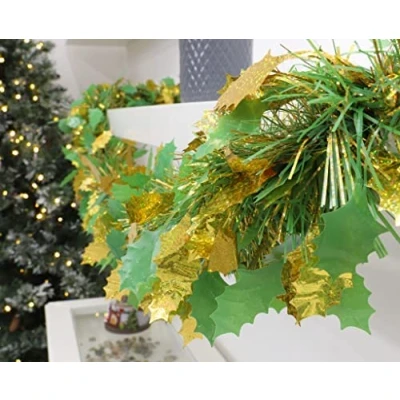 Image of Christmas Concepts® 3m / 9.8ft Chunky/Fine Tinsel Decoration (Green &amp; Gold Holly Berry)