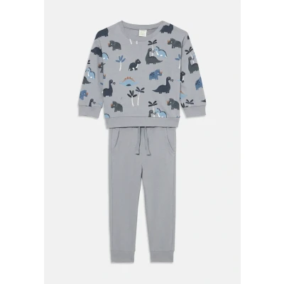 Image of Set sweatshirt and joggers