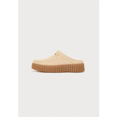 Image of Clarks Torhill MULE Mules, Women&#039;s, Size: 4, Light tan Nubuck