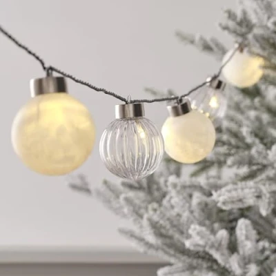 Image of Lights4fun Christmas 25 LED Bauble Garland String Fairy Lights Battery Operated with Timer Indoor Use 8.4m