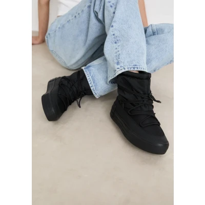 Image of Calvin Klein Jeans VULC Flatform Platform ankle boots, Women&#039;s, Size: 3.5, Triple black Synthetics/textile