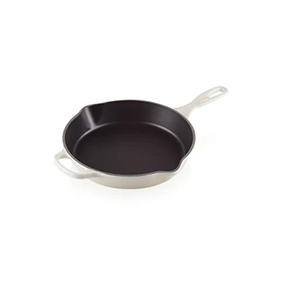 Image of Le Creuset Skillet Signature Meringue ø 26 cm enameled non stick coating suitable for all Cooktops