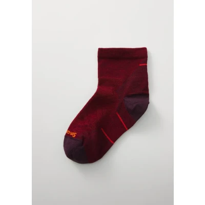 Image of Smartwool Women&#039;s Run Targeted Cushion Low Ankle Socks, Tibetan Red, Small