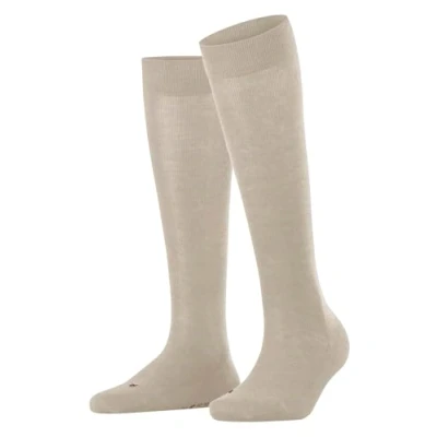 Image of FALKE Women&#039;s Sensitive London W Kh Cotton With Soft Tops 1 Pair Knee High Socks, Beige Linen Melange 4541, 5.5 8