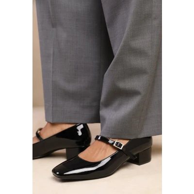 Image of Where&#039;s That From Wheres Womens &#039;Oslo&#039; Wide Fit Low Block Heel With Strap And Square Toe Black Size 5 (UK Shoe)