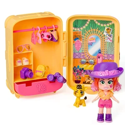 Image of KOOKYLOOS Jane’s suitcase Doll’s with over 14 fashion accessories and exclusive doll 3 fun expressions. Includes clothes, shoes, hangers an pet