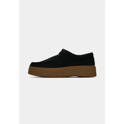 Image of Clarks Torhill BEE Casual laceups, Women&#039;s, Size: 7, Black Suede