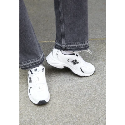 Image of NEW BALANCE Men&#039;s 530 Sneaker, 7 UK White