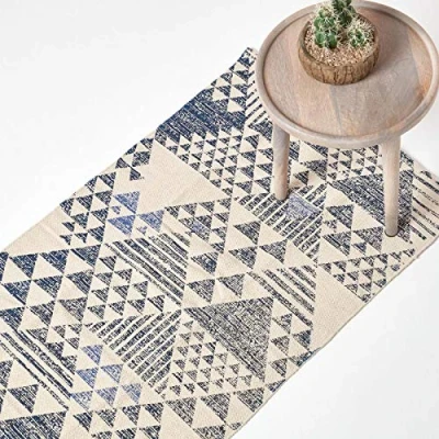 Image of HOMESCAPES Geometric Printed Hallway Runner &#039;Delphi&#039; Navy Blue &amp; White 100% Cotton Rug Contemporary Rug, 66 x 200 cm