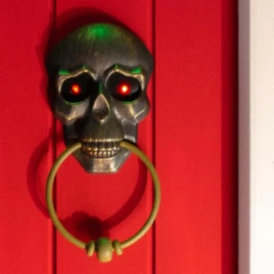 Image of Global Gizmos 47819 Halloween Skull Doorbell/Front Door Decoration/Glowing LEDs &amp; Spooky Voice/Bronze Brass Effect / 19.5cm x 11cm