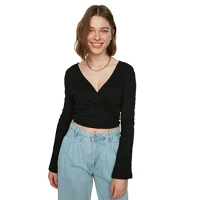 Image of Trendyol Women Slim fit Basic Cache Coeur Knitted Blouse Schwarz