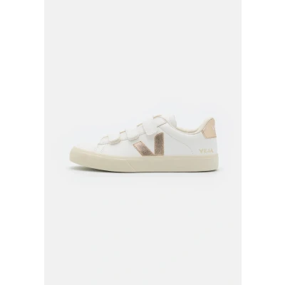 Image of Veja Womens Recife Logo Chrome Free Court Trainers White 7 UK