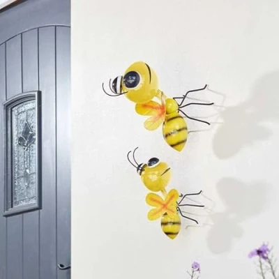Image of Garden Mile Hanging Metal Bee and Ant Ornament Wall Clinger, Hanger, Decoration Insect Sculpture Bug Fence Crawler, Decking Patio Vertical Sculptures (Large Bee)