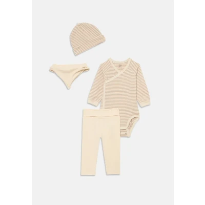Image of 4 piece baby starter kit