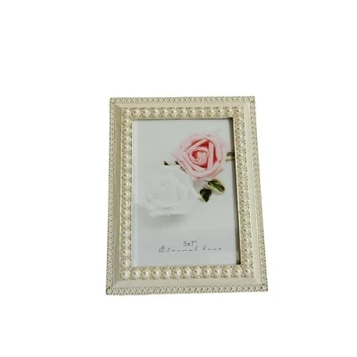 Image of Xshelley 5x7 inch photo frame, made of oysters and artificial pearls inlaid with white electroplated bright silver zinc alloy handmade