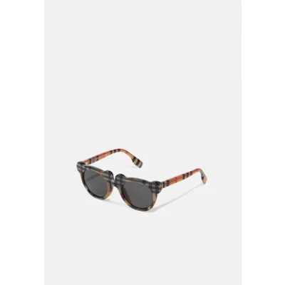 Image of Burberry 710 Years Sunglasses Unisex for kids, Size: 43, Vintage check