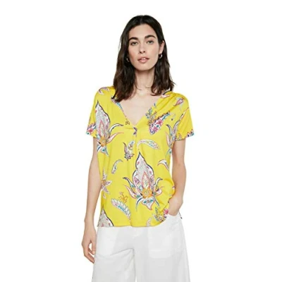 Image of Desigual LEMARK women&#039;s T shirt in Yellow