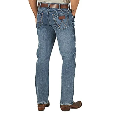 Image of Wrangler Men&#039;s Retro Relaxed Fit Boot Cut Jean, Greeley, 33W x 36L