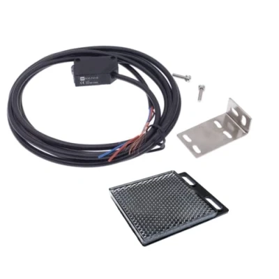 Image of PNP E3Z R81 Reflector Light Barrier 12 to 24 Volt DC Output Reflective with Mirror IR up 2 Metres NC/NO (Reflector Metres)