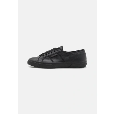 Image of Superga 2750 Unisex Trainers, Size: 3, Total black Leather