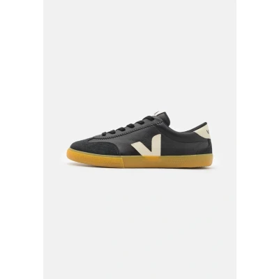 Image of Veja Volley Trainers, Men&#039;s, Size: 8, Black Leather